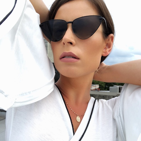 Accessories - Last 1✨🆕Vixen Black Oversized Cat Eye Sunnies